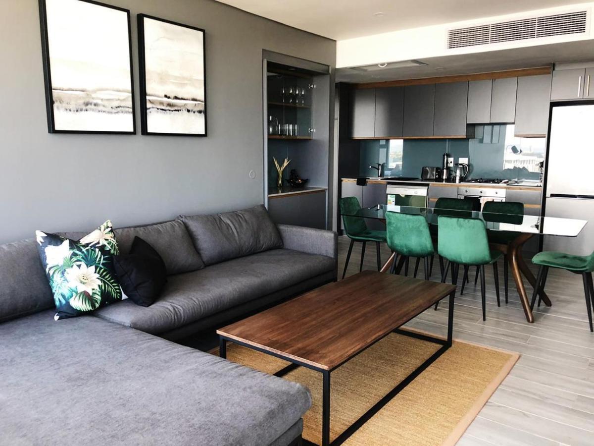 Appartamento Umhlanga Arch 10Th Floor- Sea Views! Durban Esterno foto