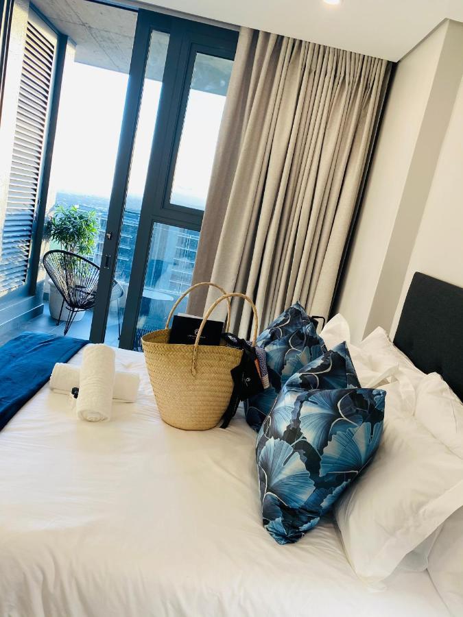 Appartamento Umhlanga Arch 10Th Floor- Sea Views! Durban Esterno foto