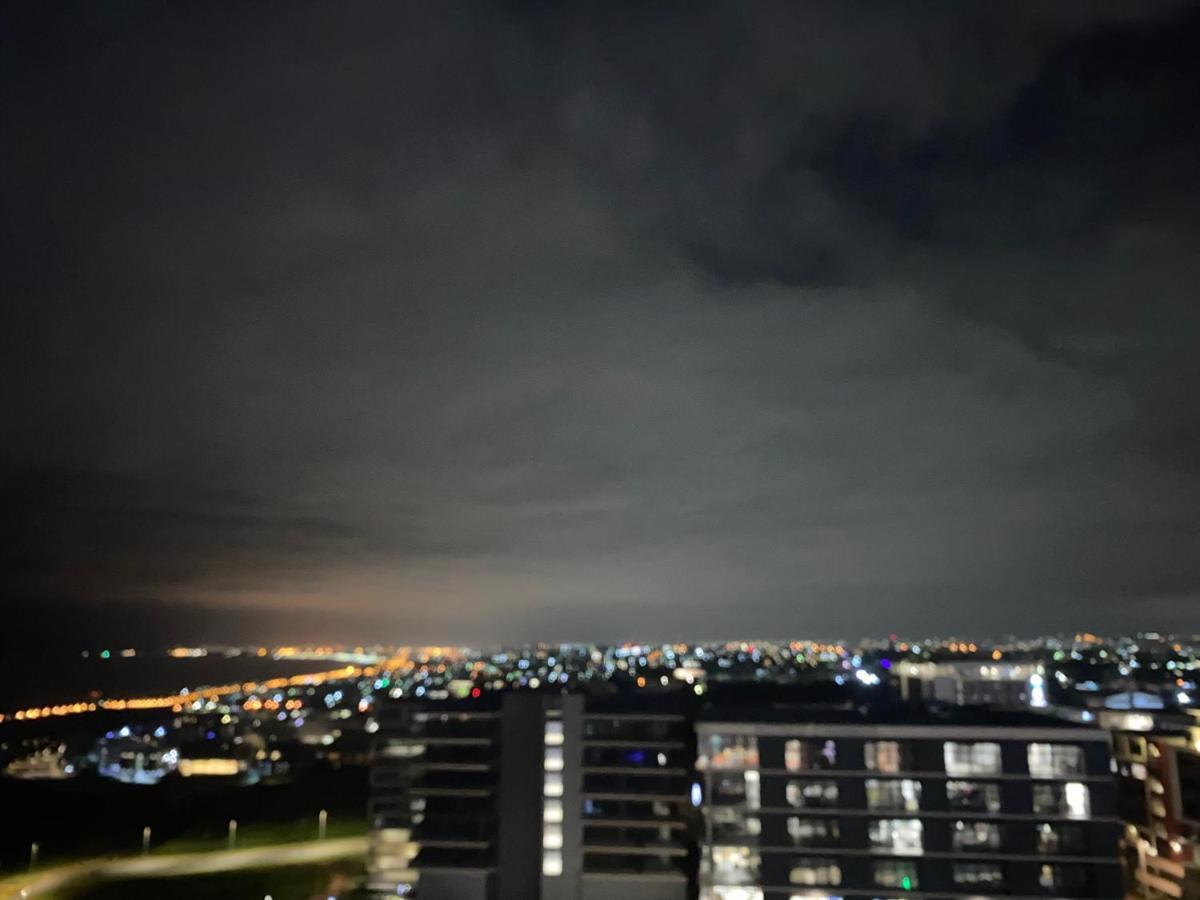 Appartamento Umhlanga Arch 10Th Floor- Sea Views! Durban Esterno foto